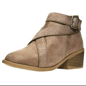 VIA ROSE BROWN MICROSUEDE POINTY TOE STRAPPY BOOTIES SIZE 8